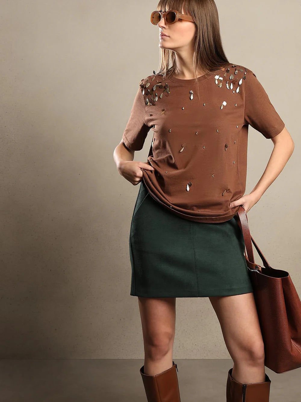 BROWN EMBELLISHED COTTON T-SHIRT